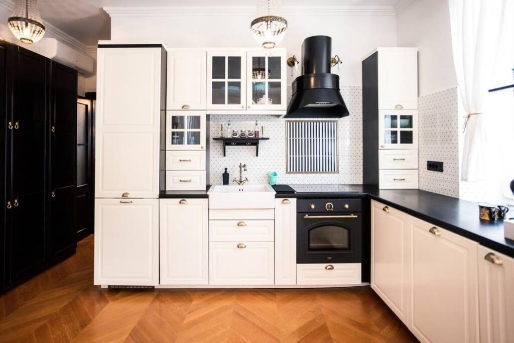Luxurious Apartment Bella Lux In City Center With Free Parking Included! Split Kültér fotó