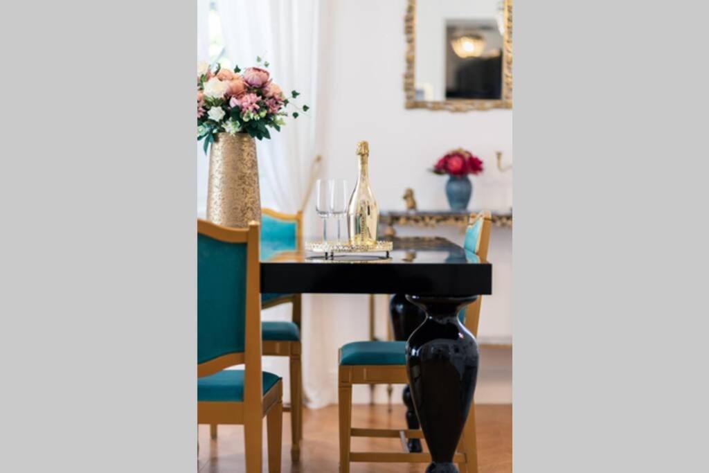 Luxurious Apartment Bella Lux In City Center With Free Parking Included! Split Kültér fotó